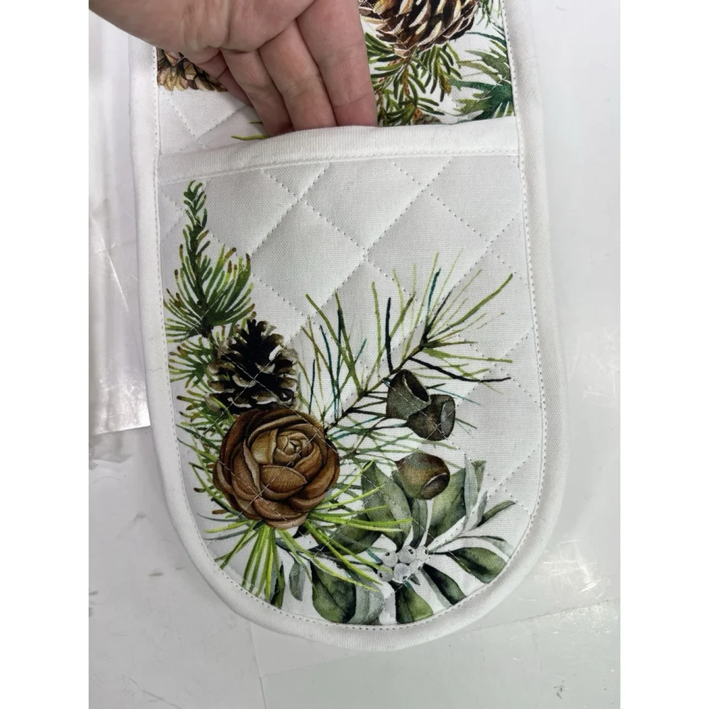Michel Design Works Set‎ Christmas White Spruce Tablecloth w/ Double Oven Glove